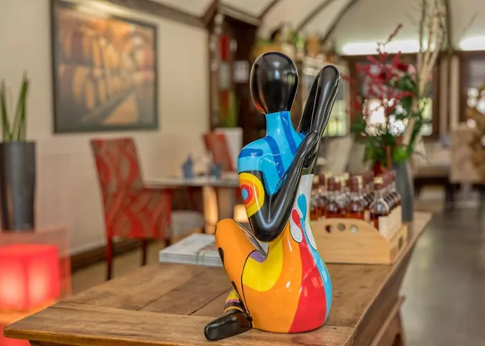 Hotell Logis La Commanderie De Champarey