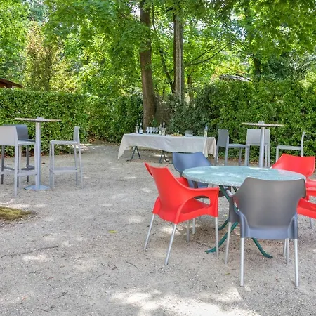 Logis La Commanderie De Champarey 호텔 Bourgoin-Jallieu