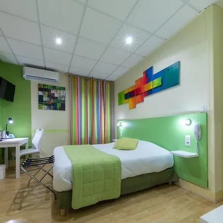La Commanderie De Champarey Hotel 3*