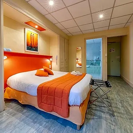 Hotel Logis La Commanderie De Champarey