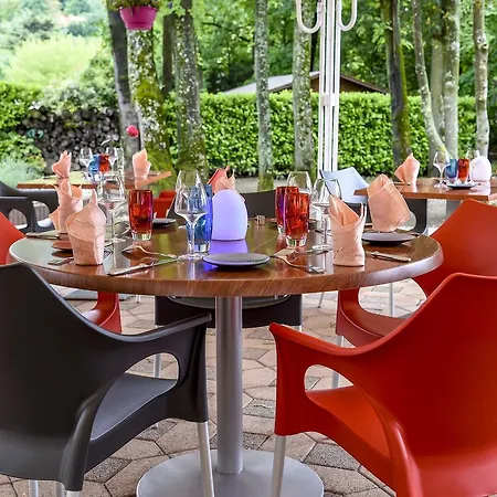 La Commanderie De Champarey Hotel